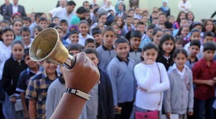 Alanya'da 60 bin öğrenci ders başı yapacak