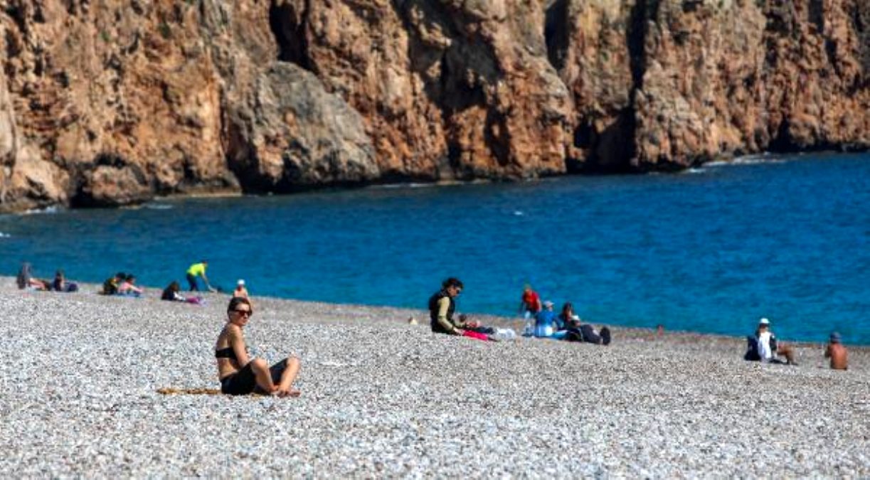 Antalya'da, Mart ayında deniz keyfi