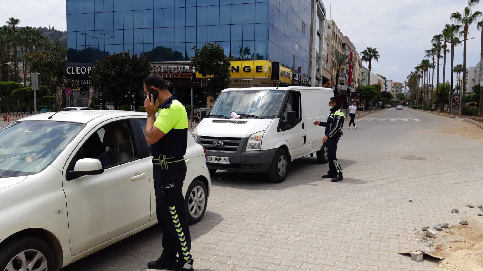 Alanya polisinden yasak kapsamında sıkı denetim