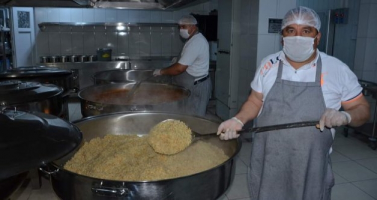 Büyükşehşir'den Alanya'da hergün 550 kişiye 2 öğün yemek