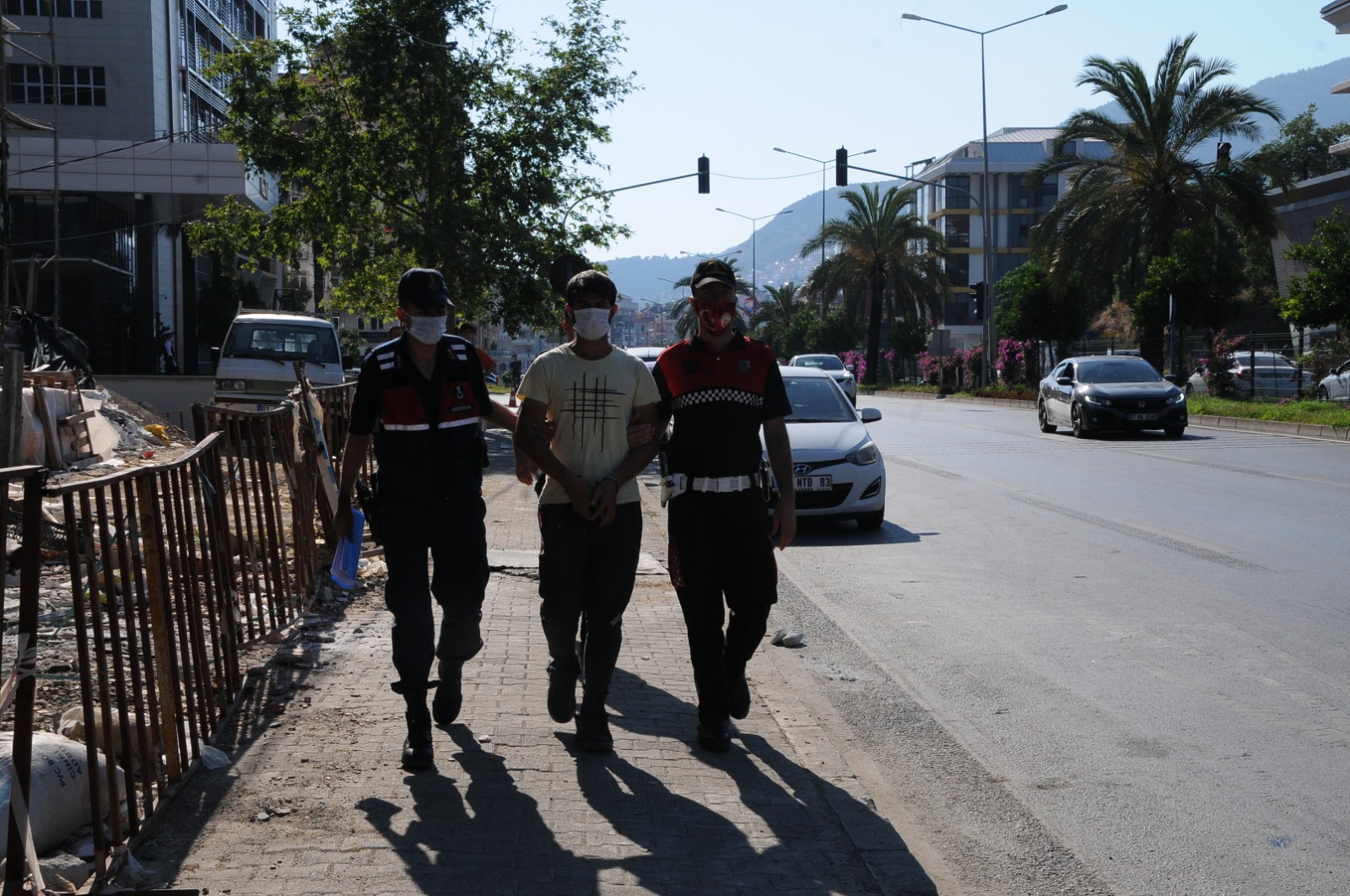 Alanya'da çanta hırsızı tutuklandı