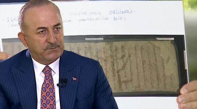   Bakan Çavuşoğlu, Ayasofya'nın tapusunu gösterdi "Tapusu bizde dedi"