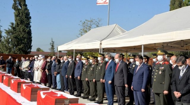 1974'te öldürülen 14 çocuğun cenazesi Kuzey Kıbrıs'ta toprağa verildi