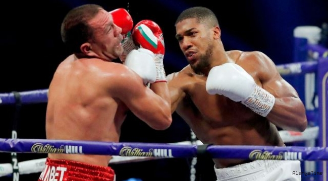 İngiliz boksör Anthony Joshua, Bulgar Kubrat Pulev'i yenerek, ağır sıklet unvanlarını korudu.