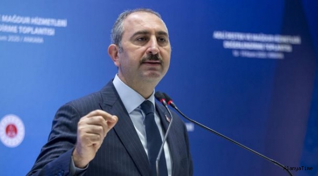 Adalet Bakanı Abdülhamit Gül'den hayvan hakları kanununa ilişkin açıklama