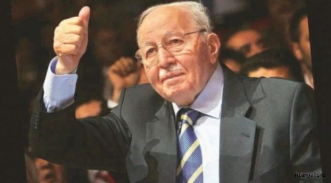 Eski başbakanlardan Necmettin Erbakan: ölümünün 10. yılında Ayasofya'da anılacak