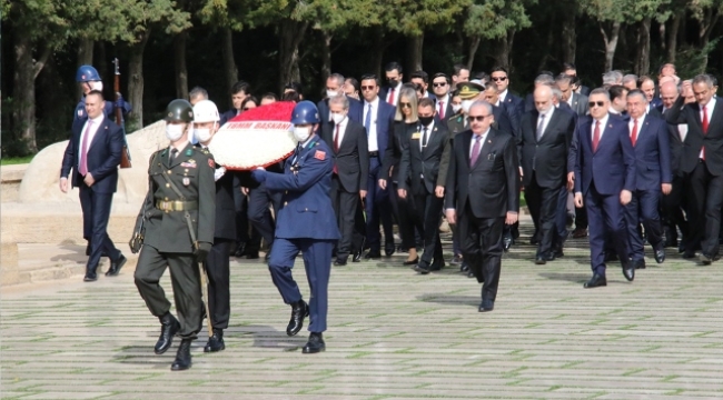 Devletin zirvesi Anıtkabir'de