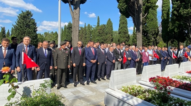 Edirnekapı Şehitliği'nde 15 Temmuz şehitleri için tören düzenlendi