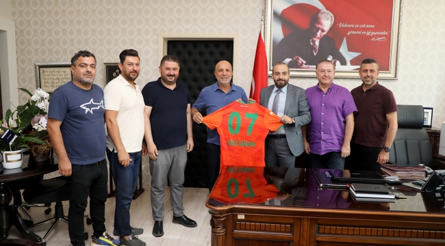 Alanyaspor'dan Başhekim Karahan'a 'hayırlı olsun' ziyareti