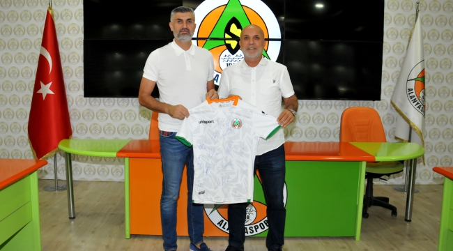 TFF Yönetim Kurulu Üyesi Üçdan'dan Alanyaspor'a ziyaret