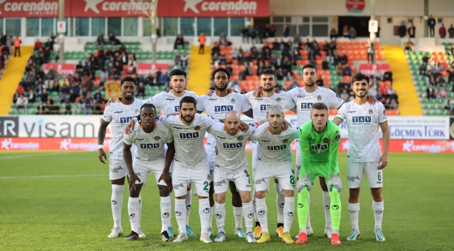 Alanyaspor 3 puanı 3 golle aldı