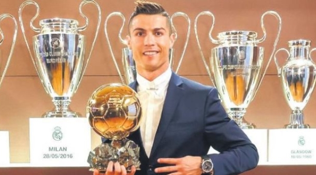 Ronaldo, Ballon d'Or ödülünü sattı