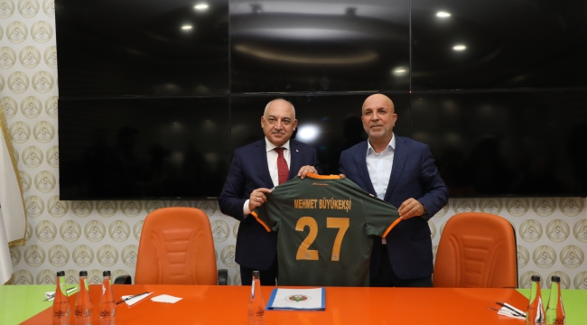 TFF Başkanı Büyükekşi Alanyaspor'u ziyaret etti