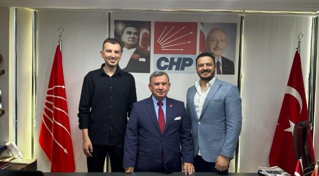 Alanya'da CHP'li gençler kolları sıvadı