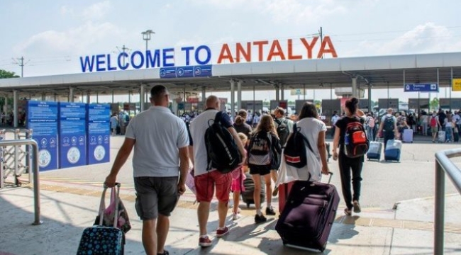 Antalya'ya bu yıl gelen yabancı turist sayısı şimdiden 1 milyonu aştı