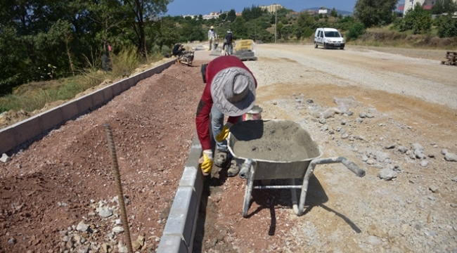 KESTEL YENİ ÜNİVERSİTE YOLU'NDA KALDIRIM ÇALIŞMASI BAŞLATILDI