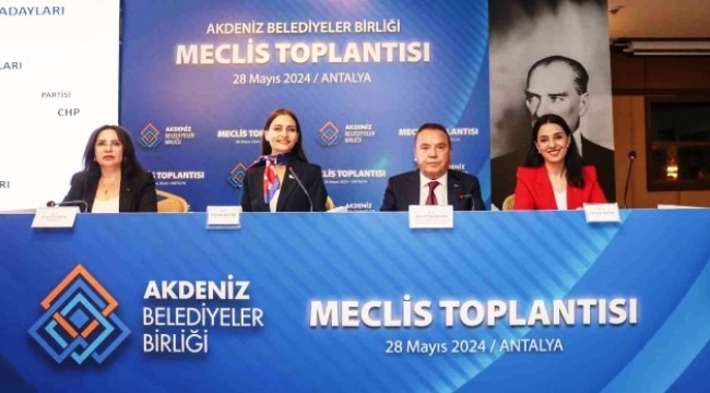 Başkan Böcek Akdeniz Belediyeler Birliği Başkanlığı'na seçildi