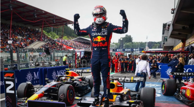 Avusturya'da sprint yarışını Verstappen kazandı