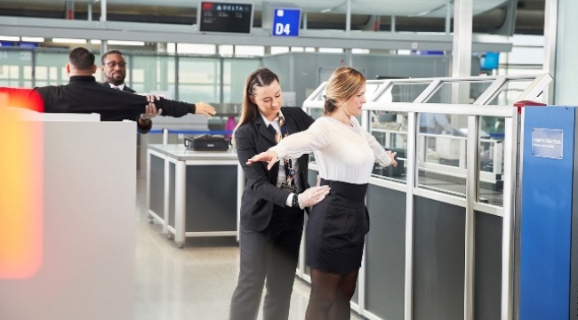 Havaalanlarında yeni dönem: Elle arama yapılabilecek