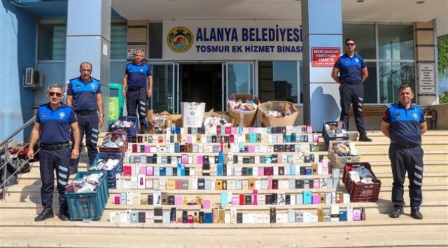 Alanya'da binlerce sahte parfüm imha edildi