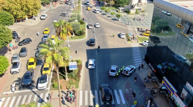 Alanya'da drone destekli uygulamada sürücülere ceza yağdı