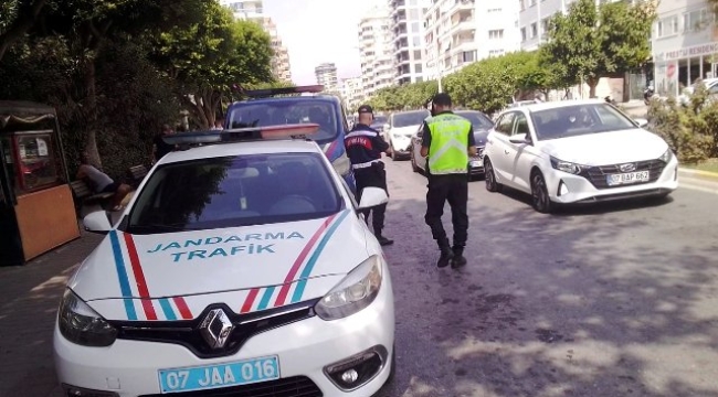 Alanya'da jandarma 2 günde 12 aracı trafikten men etti