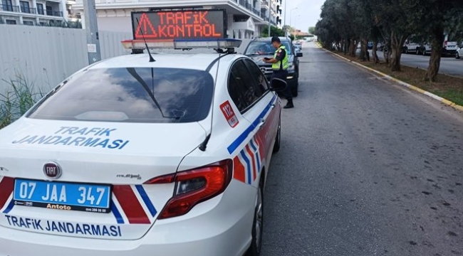 Alanya'da jandarma kurallara uymayanlara acımadı