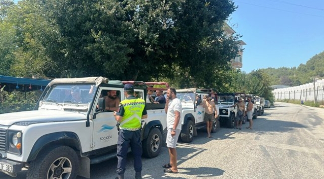 Alanya'da jandarma kurallara uymayanlara göz açtırmıyor