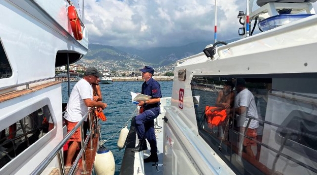 Alanya'da pis su ve çöplerini vermeyen teknelere ceza yağdı