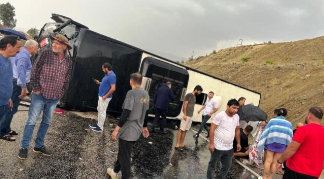 Antalya'da yolcu otobüsü devrildi: 10 yaralı