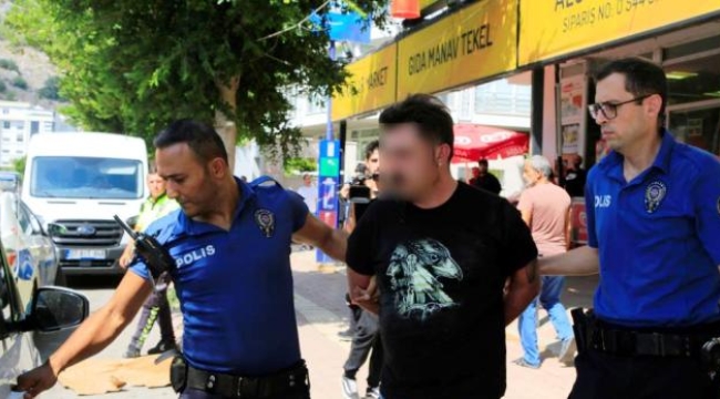 Önce polislere zorluk çıkardı, sonra onlara hak verdi