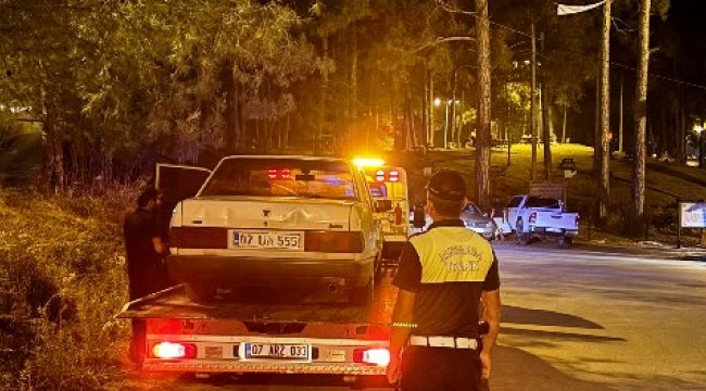 Alanya'da jandarma 13 aracı trafikten men etti