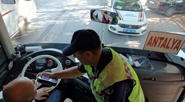 Alanya'da jandarma kurallara uymayanları affetmiyor