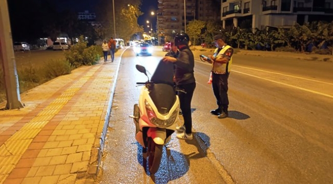 Alanya'da jandarmanın trafik uygulamasında ceza yağdı