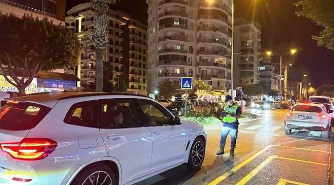 Alanya'da jandarmanın uygulamasında yine ceza yağdı