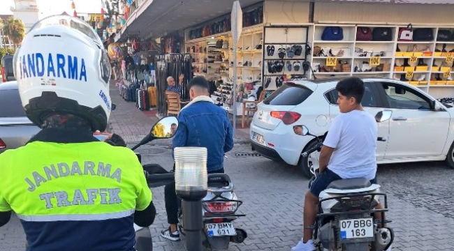 Alanya'da motosiklet sürücülerine ceza yağmaya devam ediyor