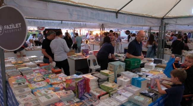 Alanya Kitap Fuarı'na yoğun ilgi sürüyor