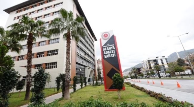 Alanya'da alkollü sürücü kazanın ardından gözaltına alındı