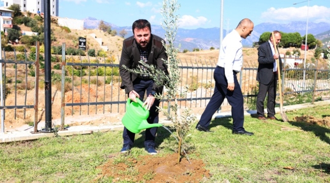 ALKÜ'de fidanlar toprakla buluştu