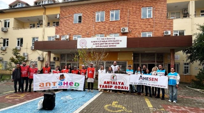 Alanya'da aile hekimlerinden yönetmelik tepkisi! 'Meslek onurumuzu savunuyoruz'