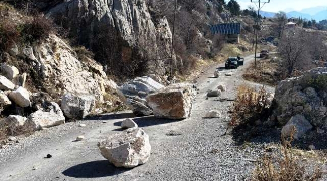 Alanya'da heyelan meydana geldi! Yol ulaşıma kapandı