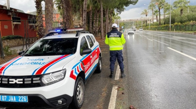 Alanya'da jandarmanın uygulamasında ceza yağdı