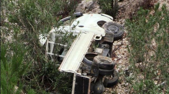 Alanya'da kamyonet dereye uçtu: 1 ölü, 1 yaralı