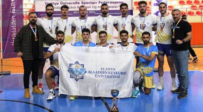 ALKÜ Erkek Voleybol Takımı namağlup şampiyon oldu