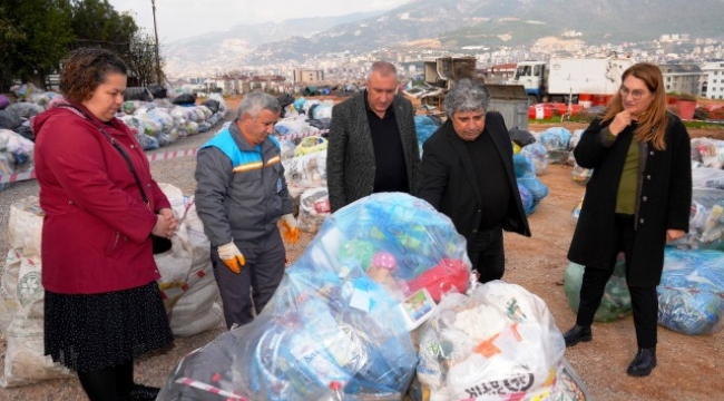 Alanya'da Sıfır Attık Mutfakta Başlar Yarışması'nı kazananlar açıklandı