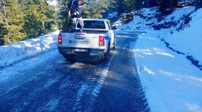 Alanya-Taşatan yolunda tuzlama çalışması yapıldı