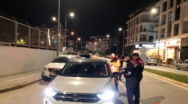 Alanya'da jandarmadan sürücülere ceza yağdı