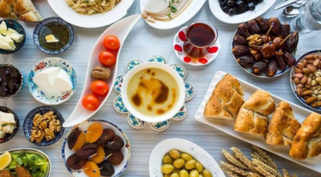Ramazan'da sofralar yüzde 50 zamlandı: İstanbul'da 4 kişilik aile 18 bin TL'ye iftar açacak
