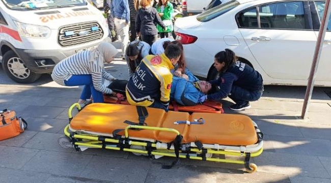 Önce aynaya çarptı sonra otomobili altına girdi